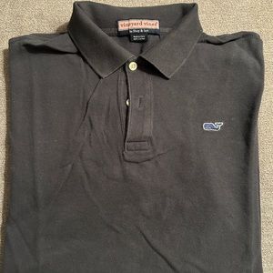 Men’s Vineyard Vines polo shirt, size medium, color navy blue.